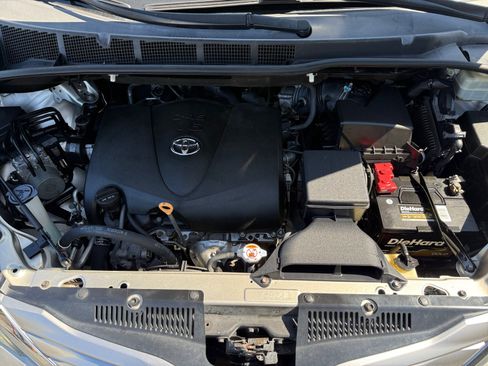 Used 2017 Toyota Sienna Limited Premium AWD/4WD image 21