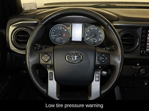Used 2020 Toyota Tacoma TRD Off-Road image 7