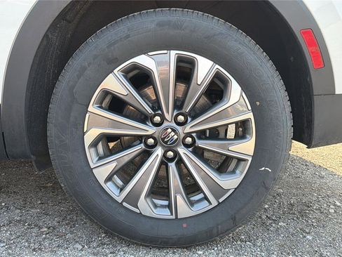 Used 2024 Buick Envision Preferred AWD/4WD image 28