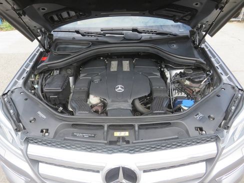 Used 2016 Mercedes-Benz GL 450 4MATIC image 40