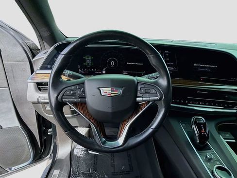 Used 2021 Cadillac Escalade Premium Luxury w/ LPO, Illumination Package RWD image 11