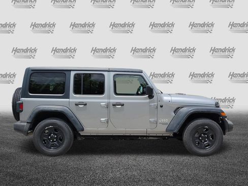 Used 2018 Jeep Wrangler Unlimited Sport AWD/4WD image 10