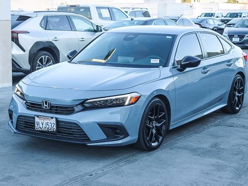 Used 2024 Honda Civic Sport image 3