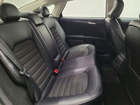 Used 2018 Ford Fusion SE w/ Equipment Group 201A FWD image 19