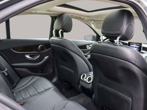 Used 2017 Mercedes-Benz C 300 4MATIC Sedan image 33