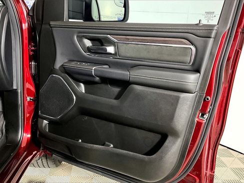 Used 2025 RAM 1500 Laramie w/ Laramie Southwest Edition image 19