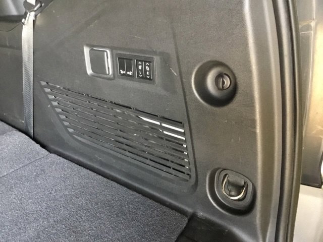 Used 2022 Chevrolet Tahoe RST w/ Luxury Package AWD/4WD image 43