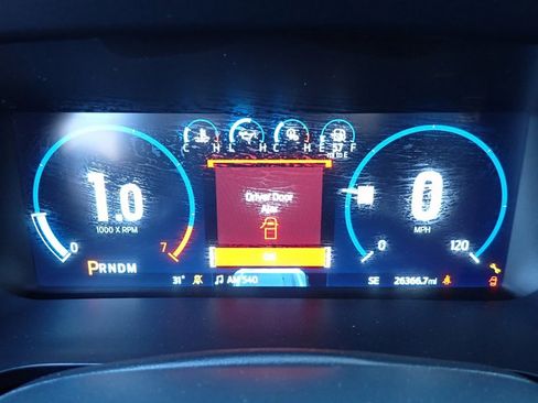 Certified 2022 Ford F150 Lariat w/ Equipment Group 502A High image 25