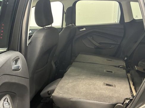 Used 2019 Ford Escape SE image 30