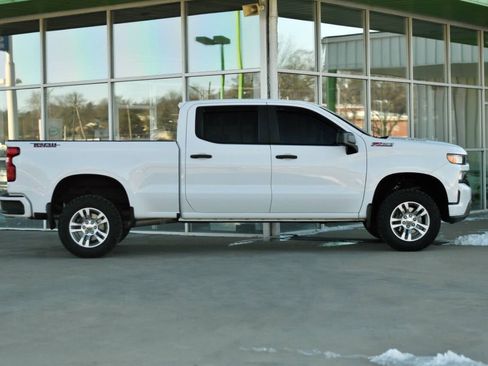 Used 2019 Chevrolet Silverado 1500 Custom Trail Boss AWD/4WD image 9
