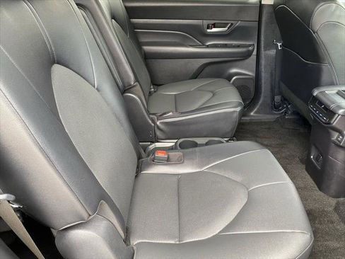 Certified 2024 Toyota Grand Highlander FWD image 19