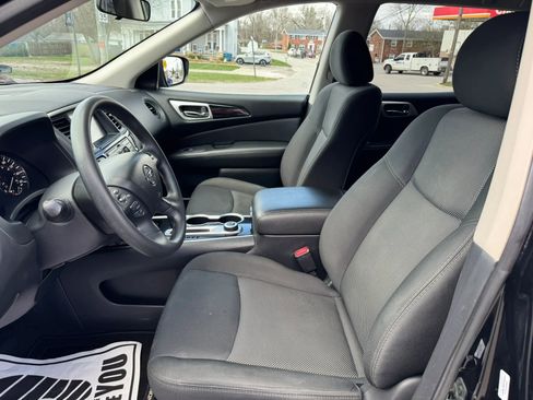 Used 2019 Nissan Pathfinder S image 24