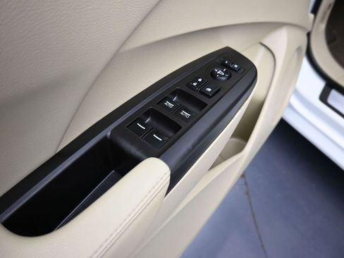 Used 2015 Acura RDX AWD w/ Technology Package image 9