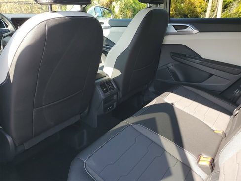 New 2026 Volkswagen Taos SE image 11
