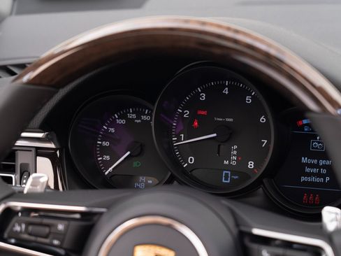 Certified 2026 Porsche Macan AWD/4WD image 19