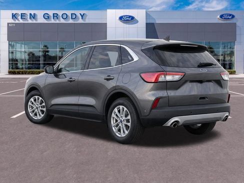 Used 2022 Ford Escape SE w/ Convenience Package FWD image 4