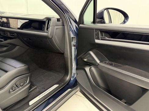 Certified 2024 Porsche Cayenne image 22