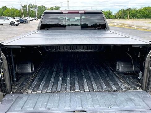 Used 2019 GMC Sierra 1500 SLT w/ SLT Premium Package AWD/4WD image 7