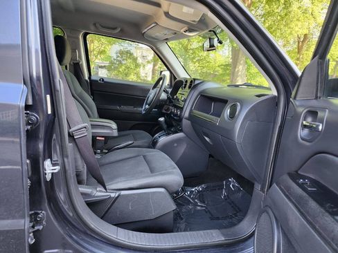 Used 2015 Jeep Patriot Latitude w/ Trailer Tow Prep Group FWD image 7