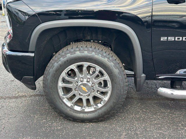 Used 2025 Chevrolet Silverado 2500 LT w/ Z71 Chrome Sport Edition AWD/4WD image 7