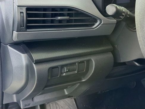 Used 2024 Subaru Crosstrek 2.0i Premium image 10