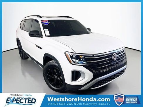Used 2026 Volkswagen Atlas Peak Edition AWD/4WD image 1