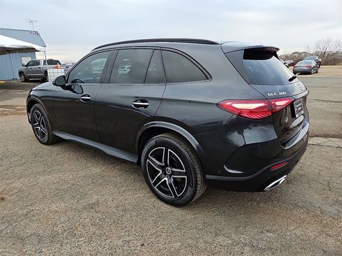 Used 2024 Mercedes-Benz GLC 300 4MATIC image 4