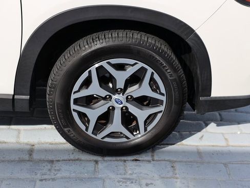 Used 2019 Subaru Forester Premium w/ All-Weather Package image 45
