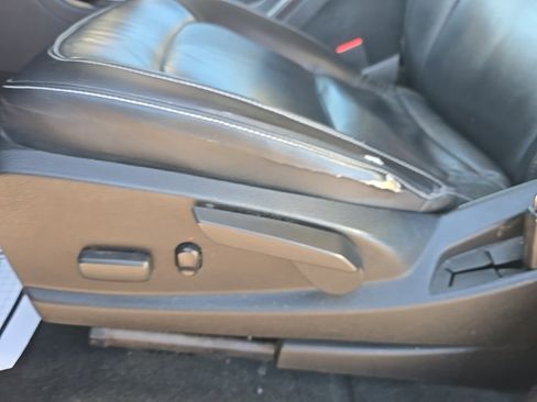 Used 2015 GMC Canyon SLT image 21