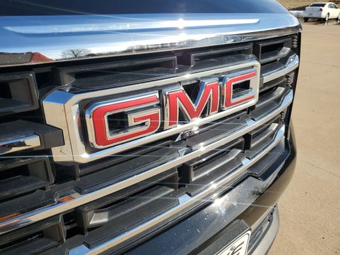 Used 2025 GMC Acadia Elevation image 37