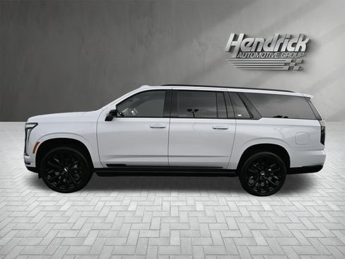 Used 2026 Cadillac Escalade ESV Platinum Sport w/ LPO, ONYX Package AWD/4WD image 7