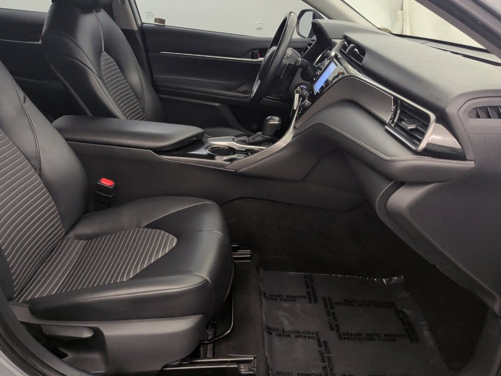 Used 2020 Toyota Camry SE FWD image 15