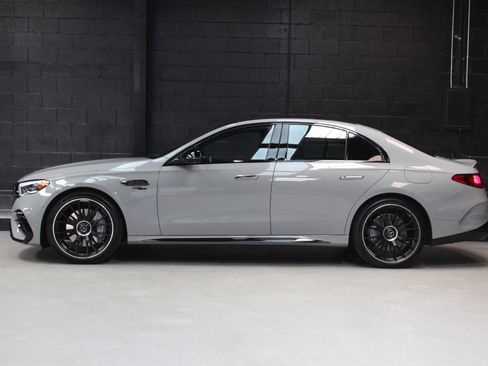 Used 2025 Mercedes-Benz E 53 AMG e 4MATIC Sedan image 3