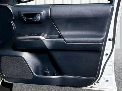 Used 2017 Toyota Tacoma TRD Pro image 18