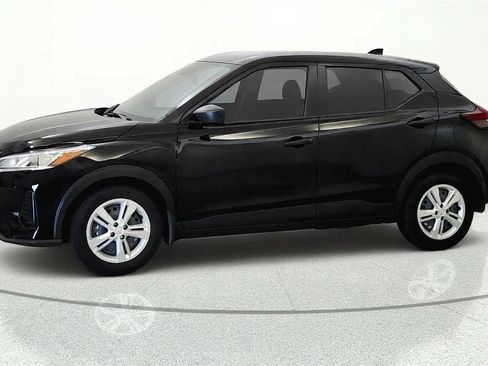 Used 2025 Nissan Kicks Play S FWD image 3