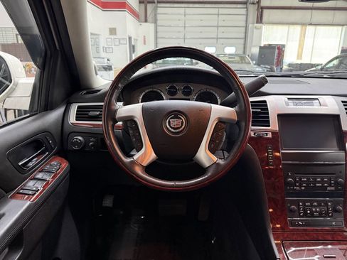 Used 2014 Cadillac Escalade Premium AWD/4WD image 22
