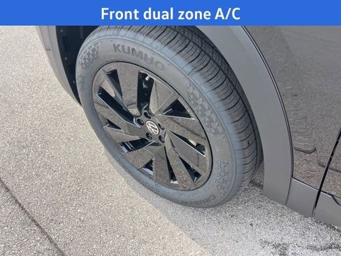 New 2026 Volkswagen Atlas Cross Sport SE image 5