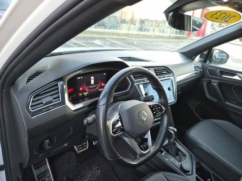Used 2023 Volkswagen Tiguan SE R-Line image 10