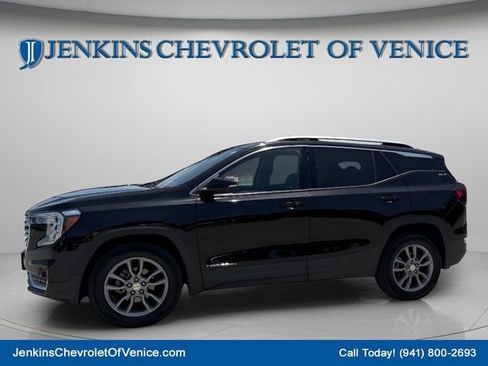 Used 2023 GMC Terrain SLT AWD/4WD image 10