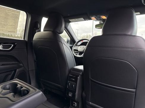 New 2026 Jeep Compass Latitude image 23