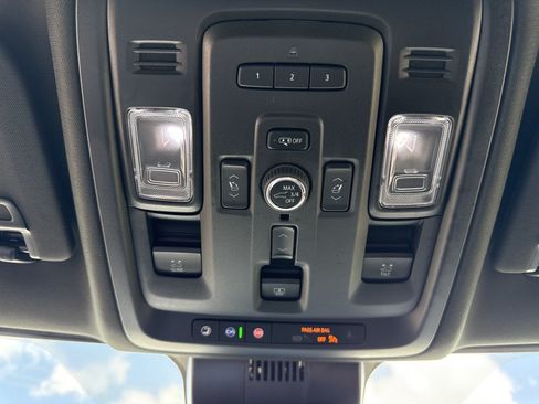 Used 2024 GMC Yukon Denali AWD/4WD image 20