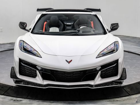 Used 2023 Chevrolet Corvette Z06 w/ Z07 Performance Package RWD image 35