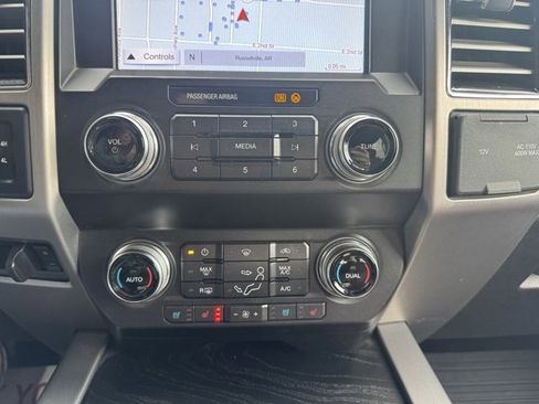 Certified 2019 Ford F350 Platinum w/ Platinum Ultimate Package image 22