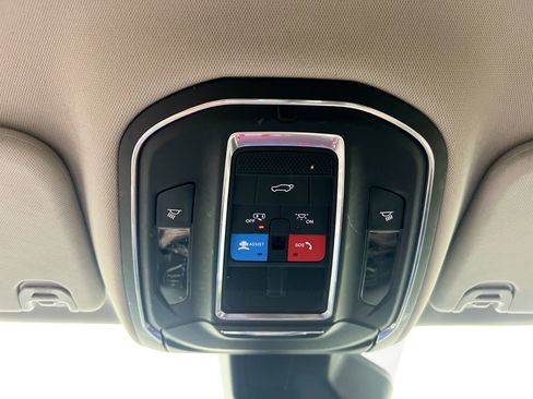 Used 2022 Jeep Wagoneer Series III w/ Flexible Seating Group image 22