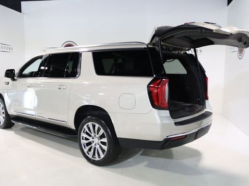 Used 2023 GMC Yukon XL SLT w/ SLT Premium Package AWD/4WD image 39