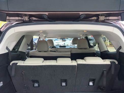 Used 2019 Subaru Ascent Premium image 12