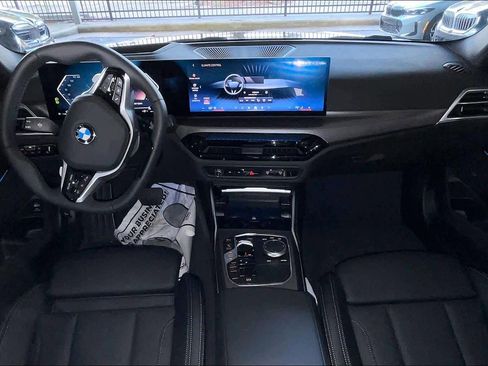 Used 2025 BMW 330i Sedan w/ Premium Package image 10