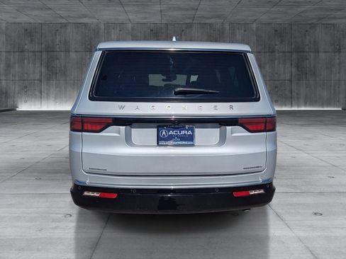 Used 2023 Jeep Wagoneer L Series II image 4