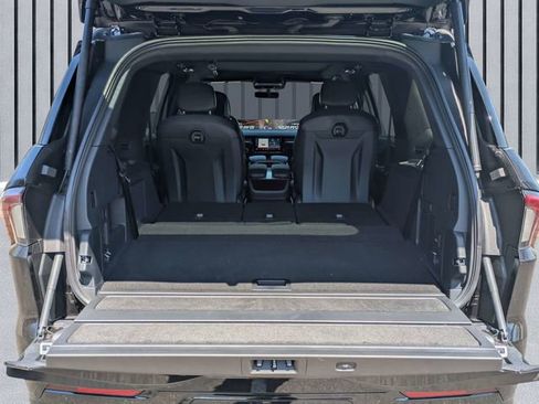 New 2026 Lincoln Navigator Reserve image 5