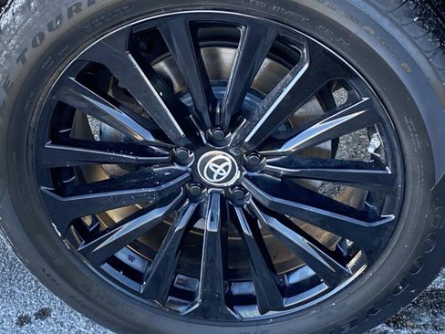 Used 2023 Toyota Highlander XSE image 24